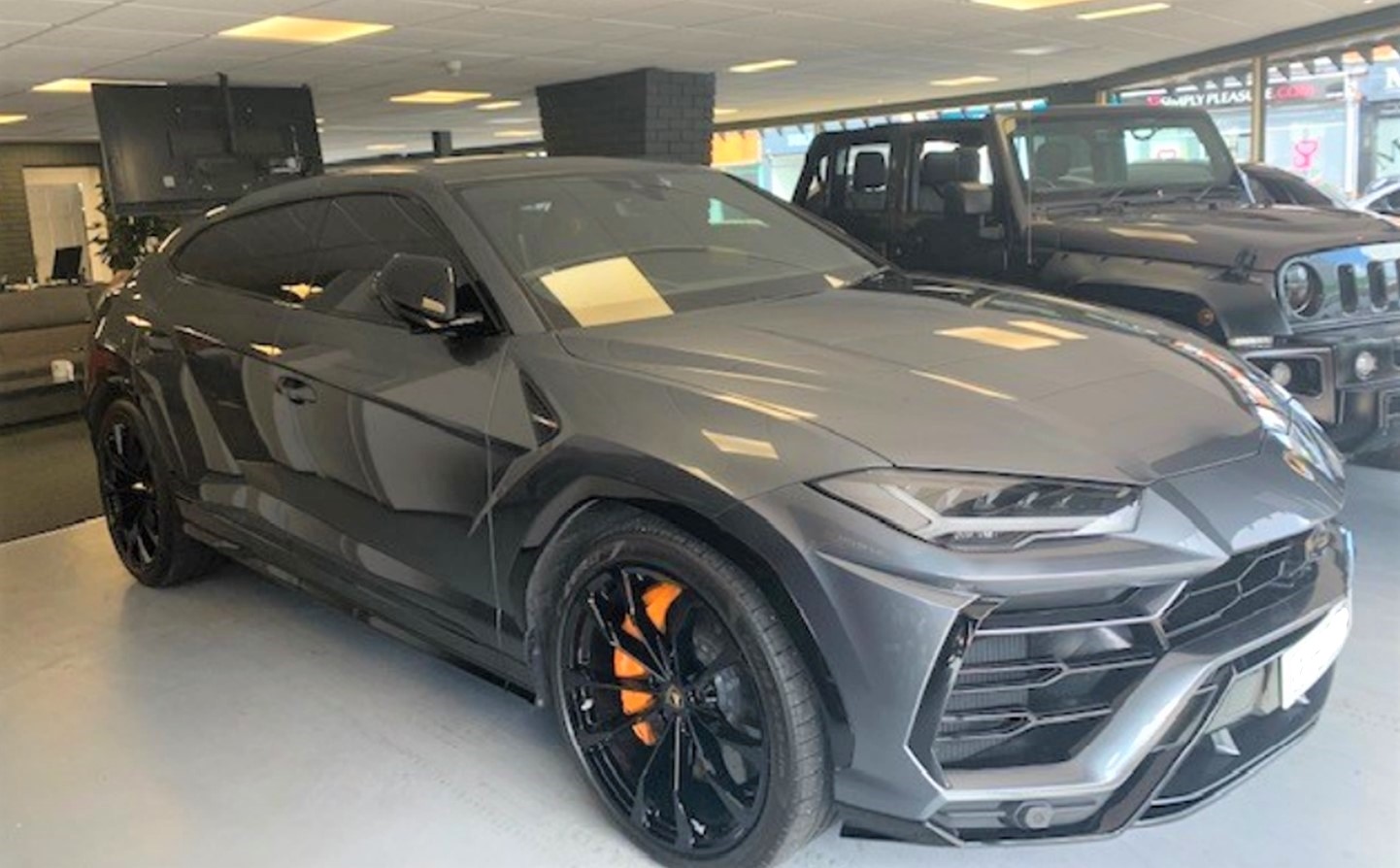 United Trust Bank agreed to provide £175,000 towards the purchase of a £195,000 Lamborghini Urus